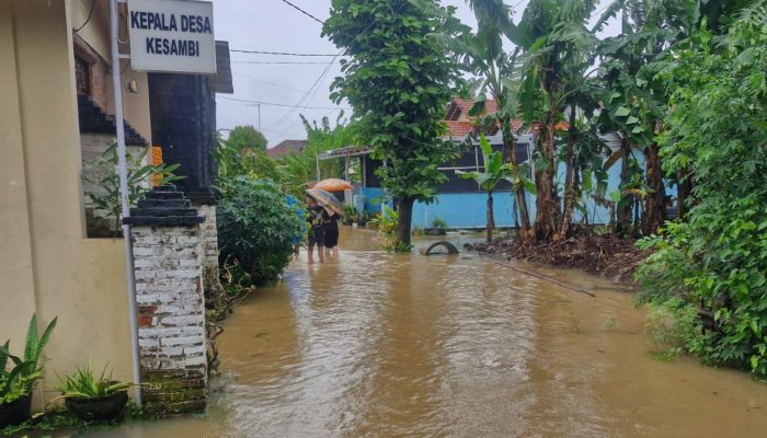 Sungai Meluap, Pemukiman Warga di Desa Kesambi Kudus Terendam Banjir