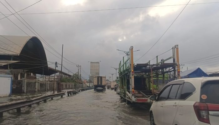 Atasi Banjir dan Rob Semarang-Demak, Tanggul Laut Ditargetkan Fungsional Januari 2026