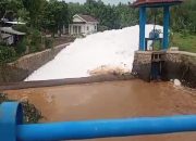 Sungai di Margorejo Dipenuhi Limbah Busa, Ini Respon DLH Pati