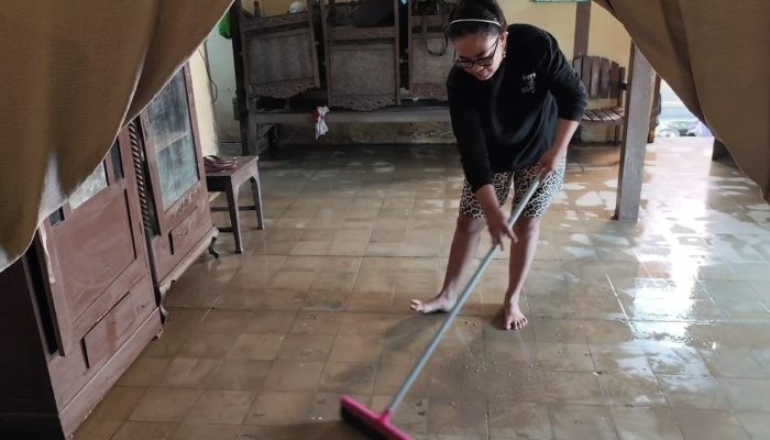 Mulai Surut, Warga Desa Doropayung Pati Khawatir Banjir Datang Lagi