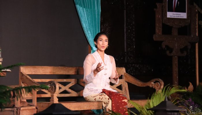 Cerita Happy Salma Saat Monolog di Bumi Kelahiran Pramoedya