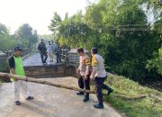Jembatan di Pelemgede Pucakwangi Ambrol, Akses Warga Terputus