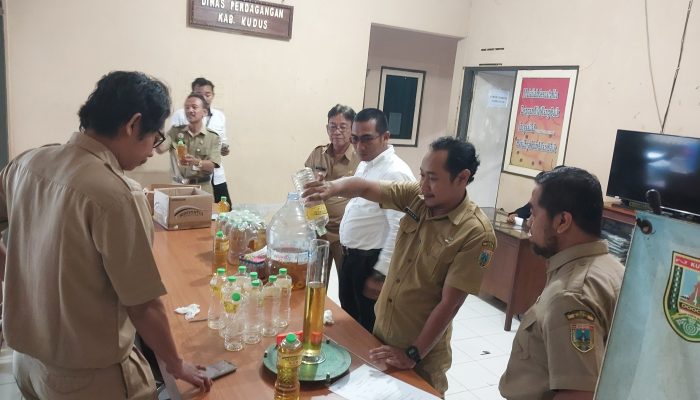Disdag Kudus Temukan MinyaKita Tak Sesuai Takaran