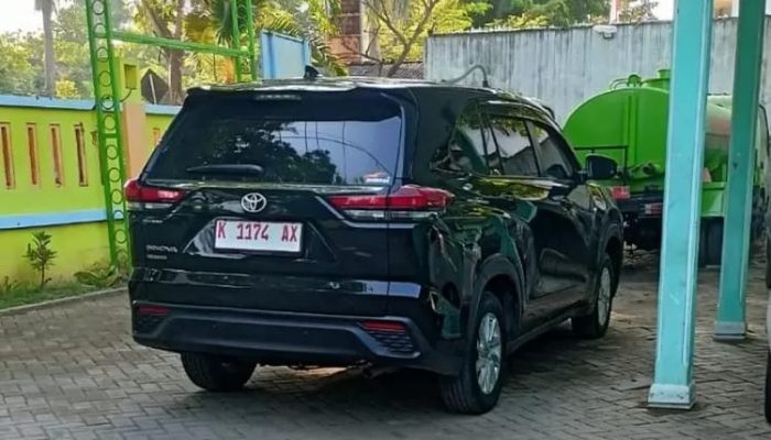 Pembelian Mobil Dinas DLH Rembang Innova Zenix Tuai Banyak Kritik