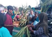 Jelang Kupatan, Ini Harga Janur di Pasar Pamotan Rembang