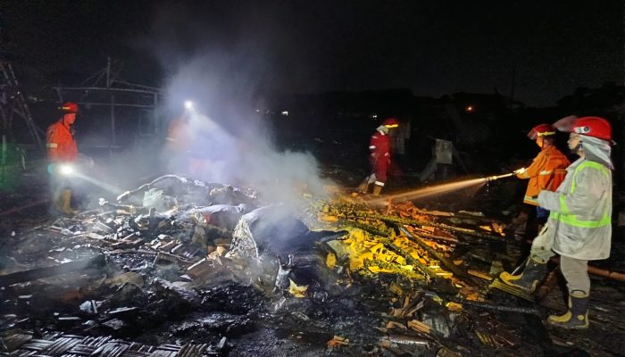 Kebakaran Hebat di Desa Pasar Banggi, 3 Sapi dan 2 Kambing Terpanggang