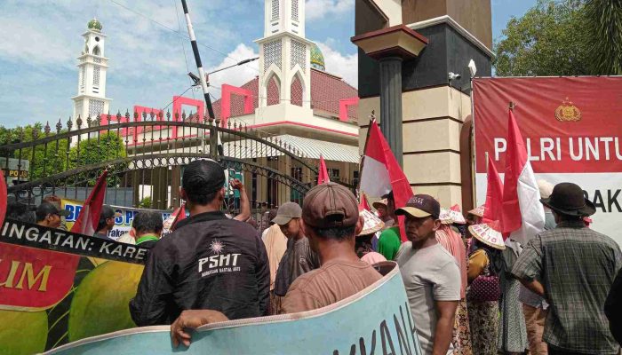 Aksi Premanisme di Pundenrejo, Petani Geruduk Polresta Pati Tuntut Keadilan