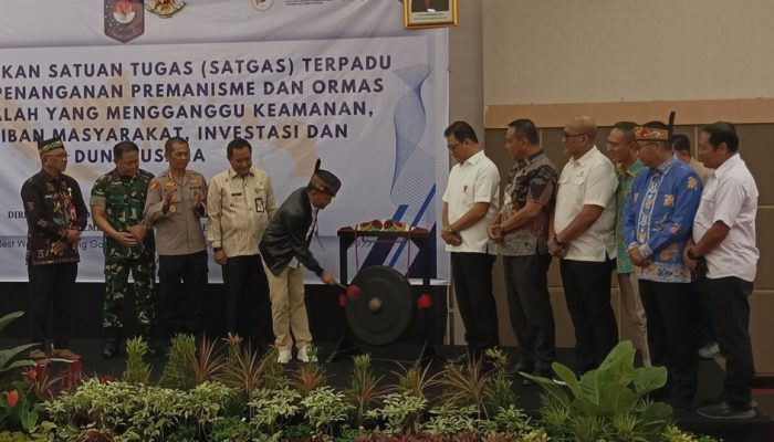 Kemendagri Larang Ormas Pakai Seragam Mirip TNI/Polri, Pelanggar Siap-siap Disanksi