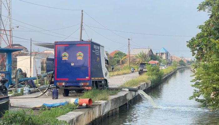 Banjir Rob Sayung, Pemprov Jateng Kerahkan Pompa dan Kapal Fiber
