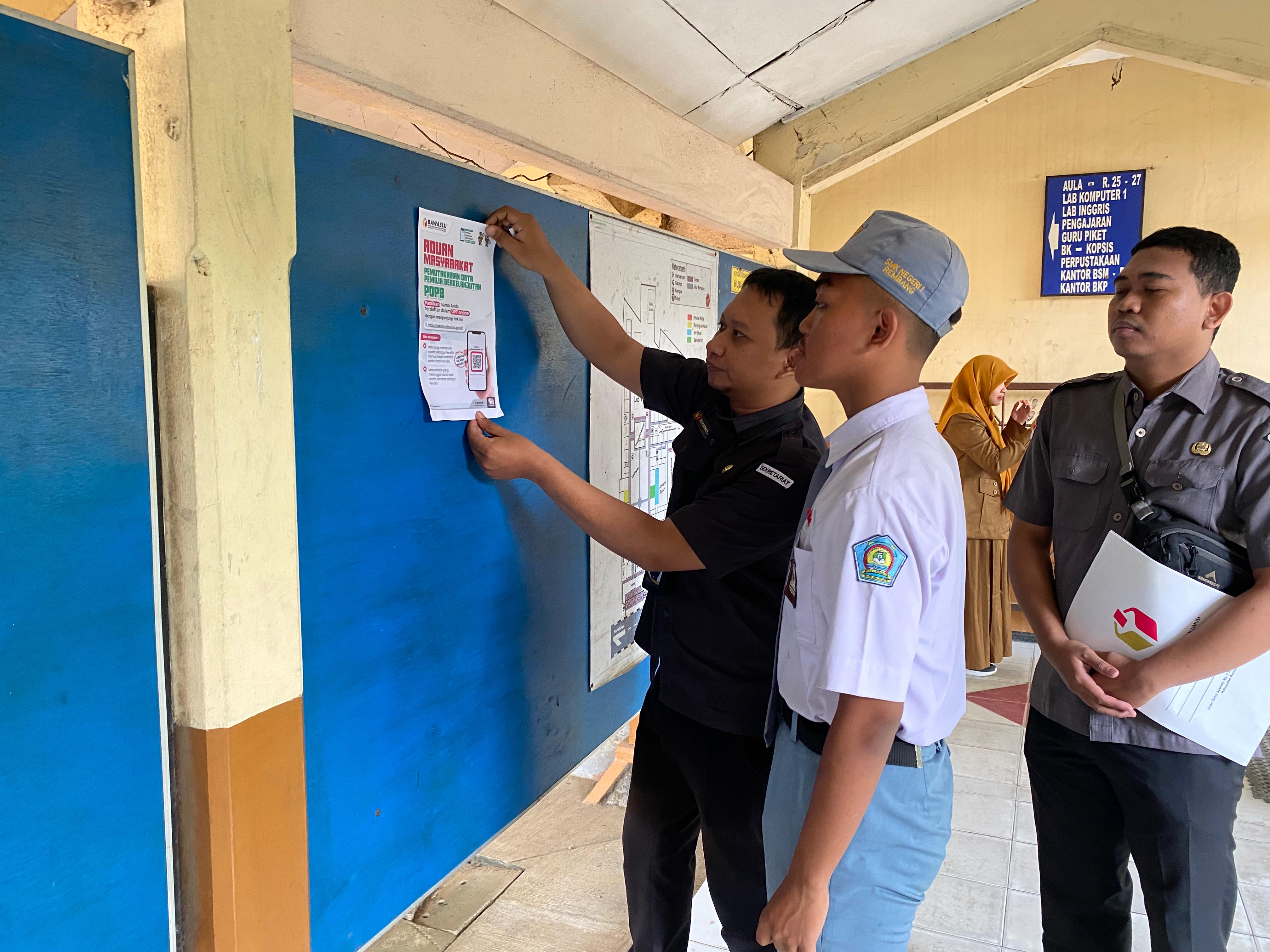 Sasar Pemilih Pemula, Bawaslu Rembang Sosialisasikan Pengawasan Data Pemilih ke Sekolah