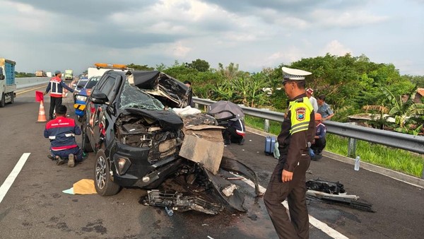 Mobil Rombongan Anggota DPR RI Gus Hilman Alami Kecelakaan Maut, Dua Meninggal