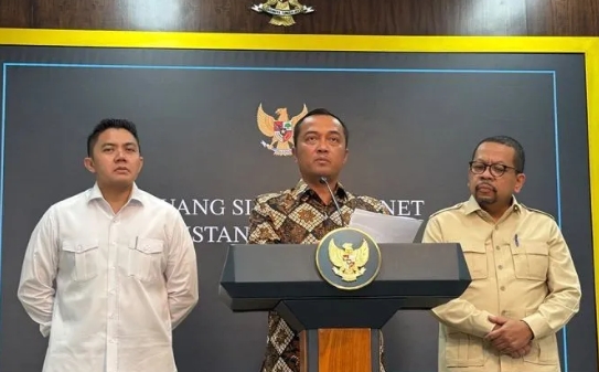 Prabowo Copot Dadan Hindayana dari Kepala BGN