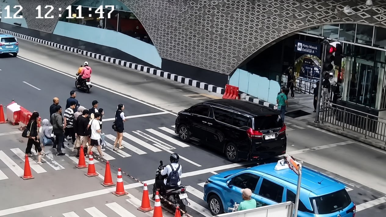 Terungkap, Sopir dan 2 Penumpang Alphard yang Viral di Bundaran HI Anggota Polda Jabar