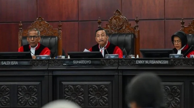 MK Nyatakan Gugatan Denny Indrayana soal Ijazah Gibran Tak Dapat Diterima